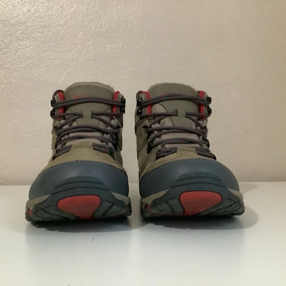 BearPaw Women's Waterproof Boots Size 8.5